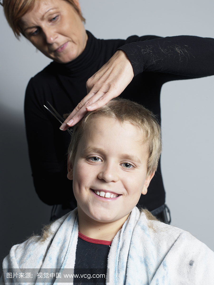 兄弟姐妹,中年女人,儿童,人