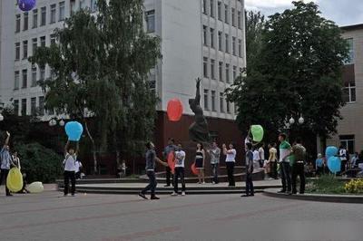 我在乌克兰小县城的日常生活,为了学习外语,交 我在乌克兰小县城的日常生活,为了学习外语,交