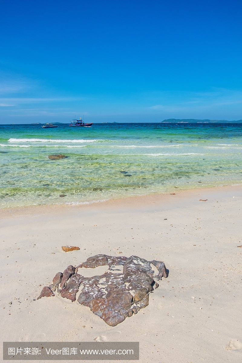 Tien Beach at Koh Larn off the coast of Pattaya