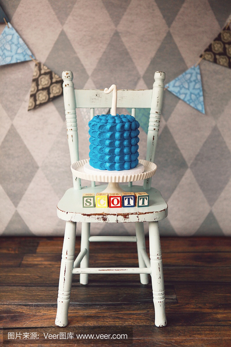 第一生日蛋糕和婴儿装饰品