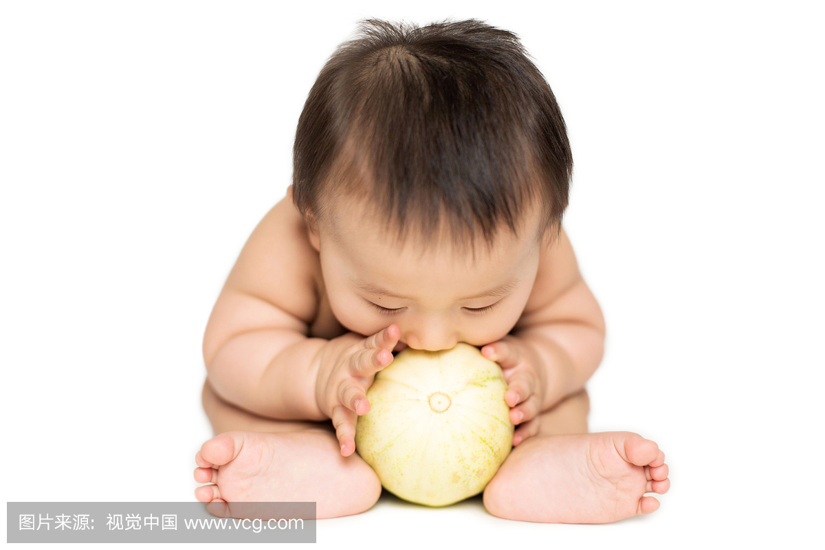 东方儿童吃香瓜