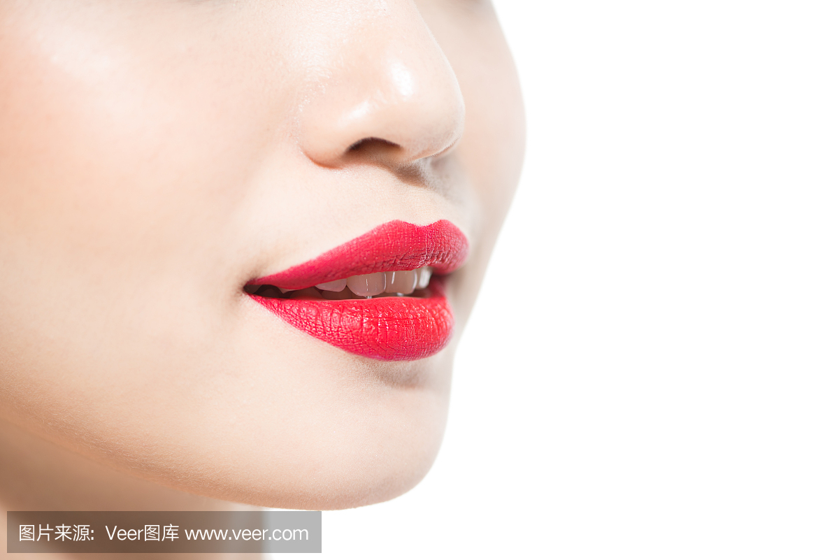 嘴唇关闭美女的妆绳图片