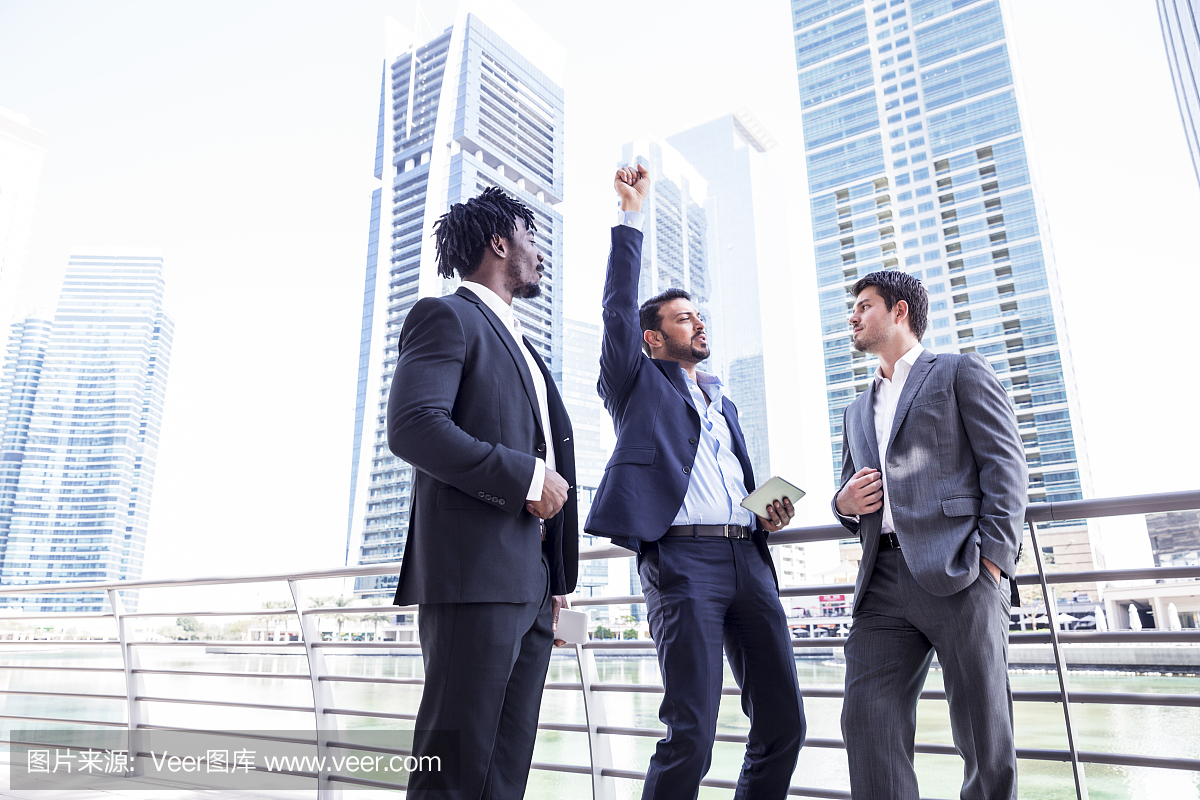 企业高管胜于中东地区成功的商业交易