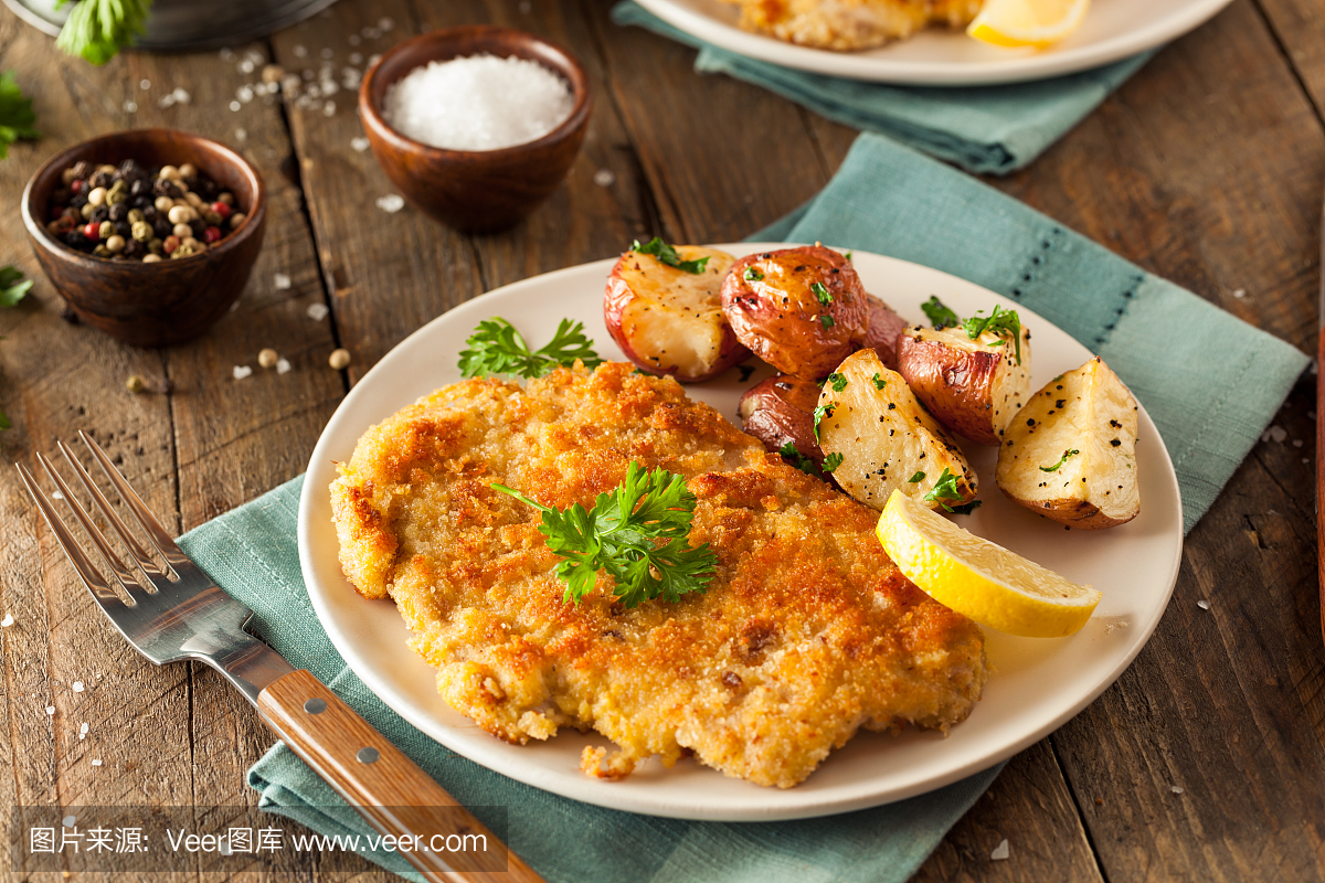 自制面包德国Weiner Schnitzel