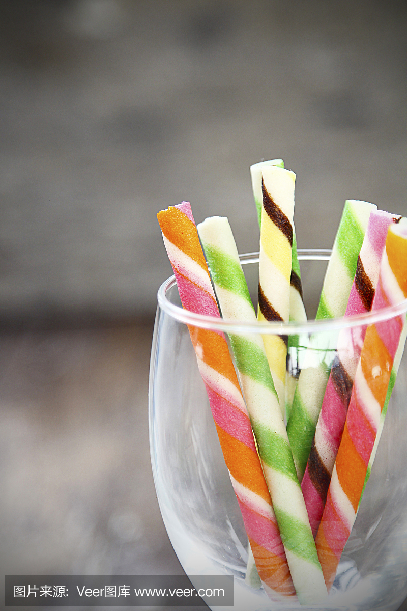 晶圆棒放在酒杯里