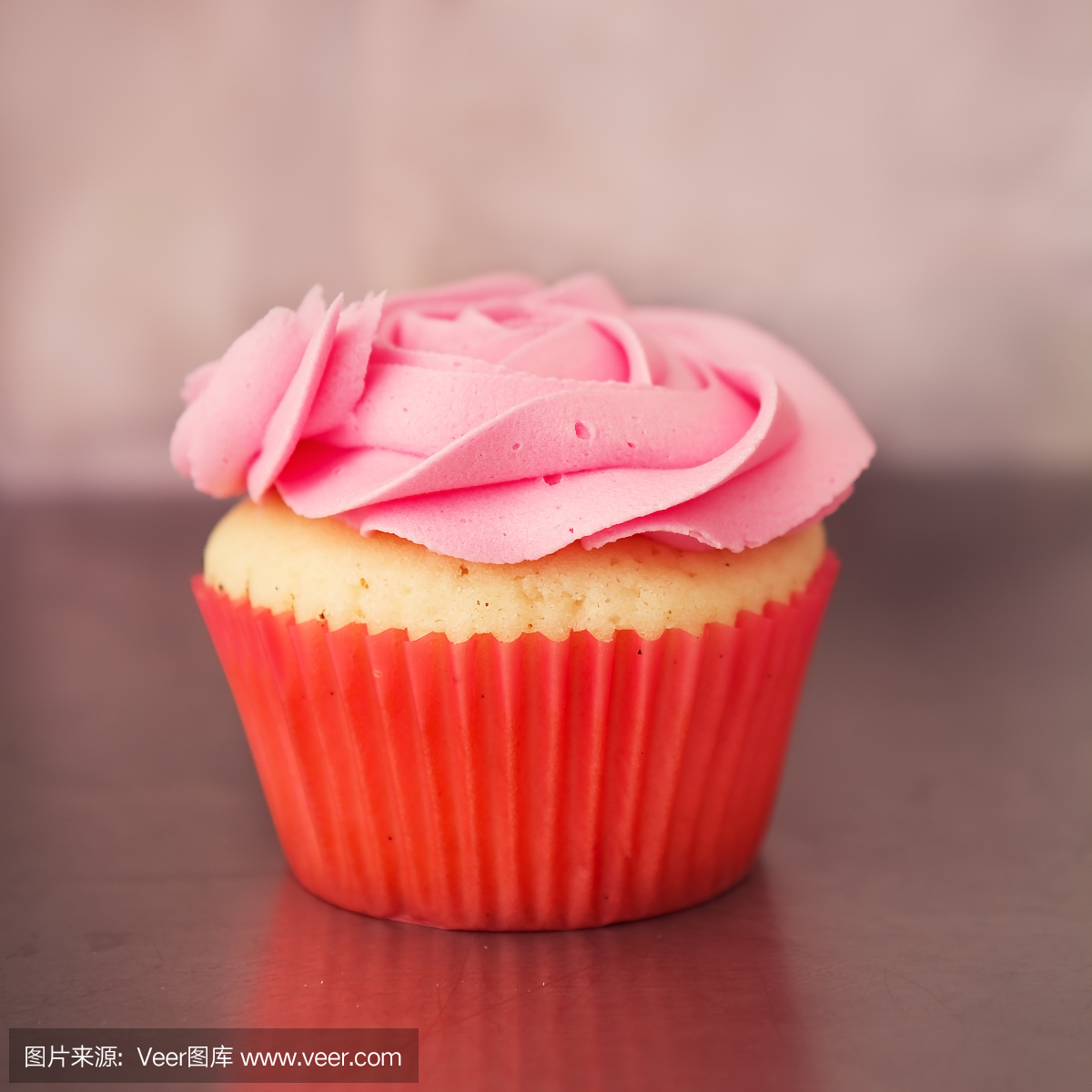 单粉红玫瑰蛋糕