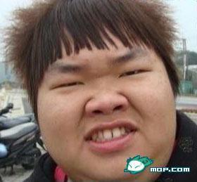 很丑男孩的照片