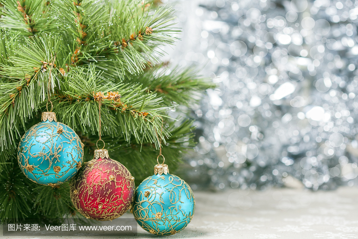 圣诞节或新年装饰圣诞树在模糊的背部