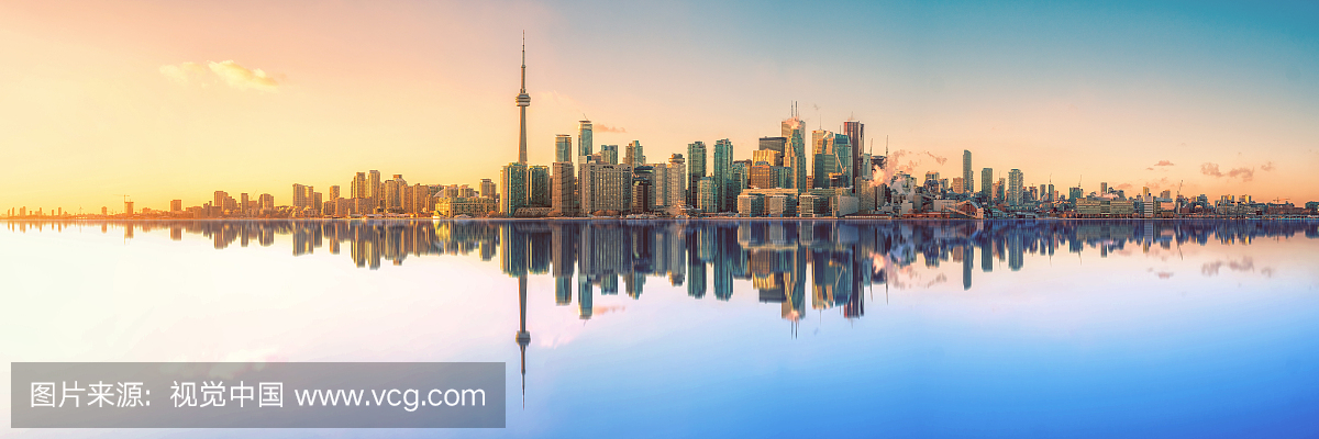 kyline panorama at sunset, Toronto, Ontario, Canada