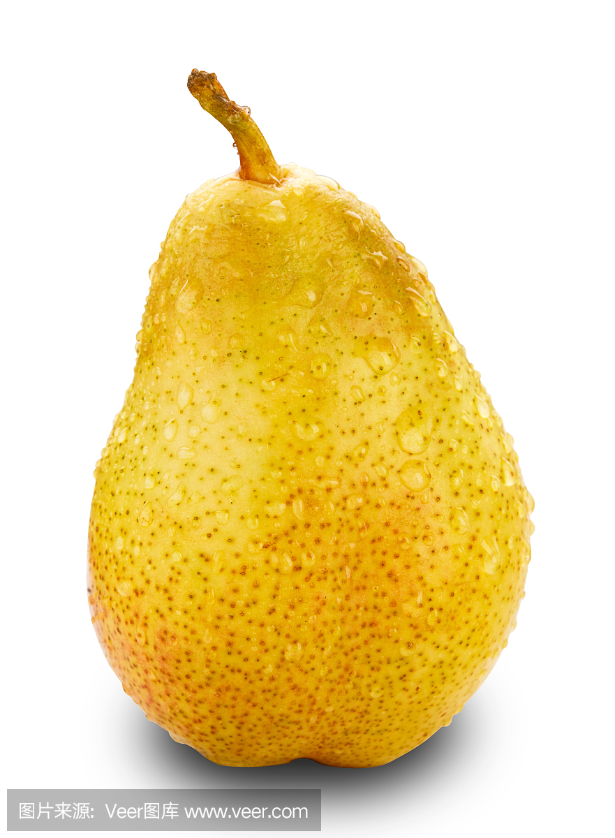 黄梨被水覆盖。在白色隔离。路在路上。