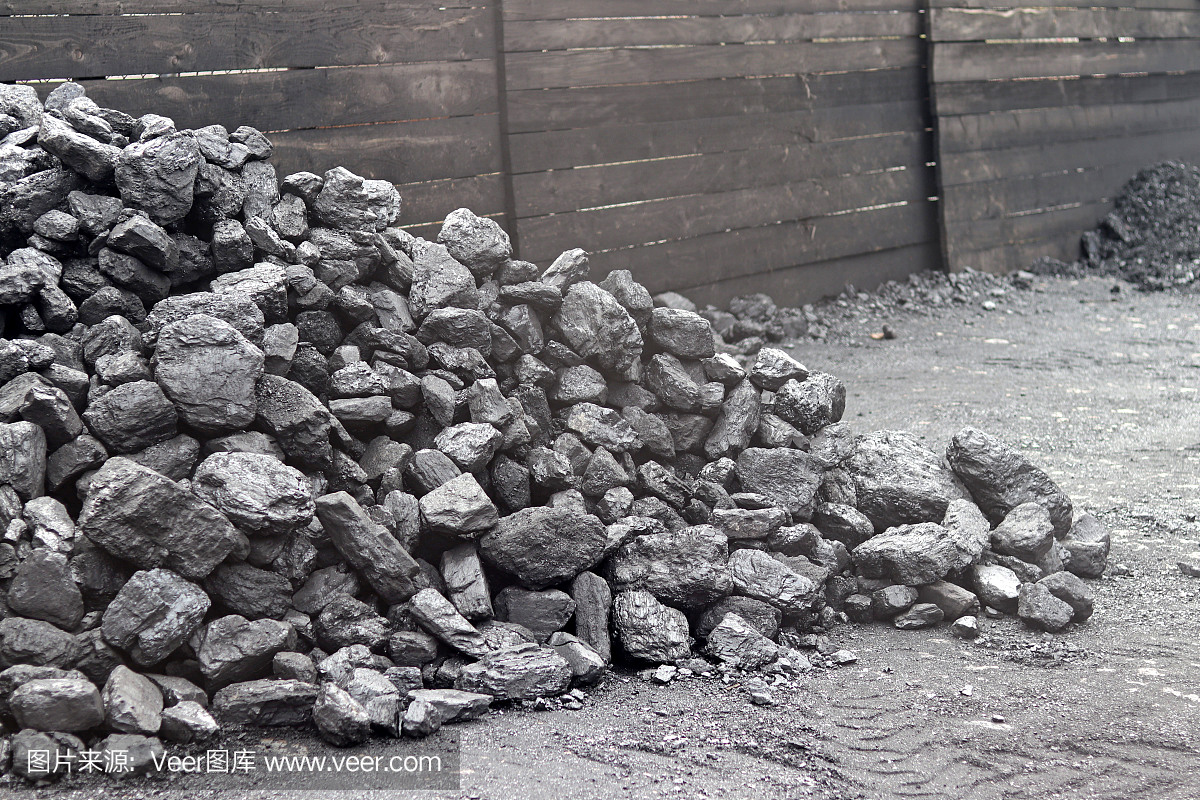 煤炭零售。在自然资源和矿物质贸易。在房屋加