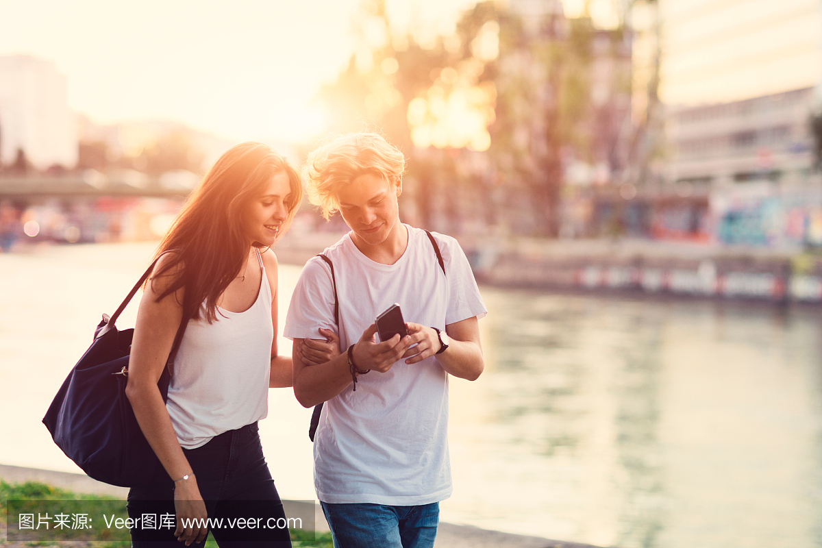 少女情侣手机游戏