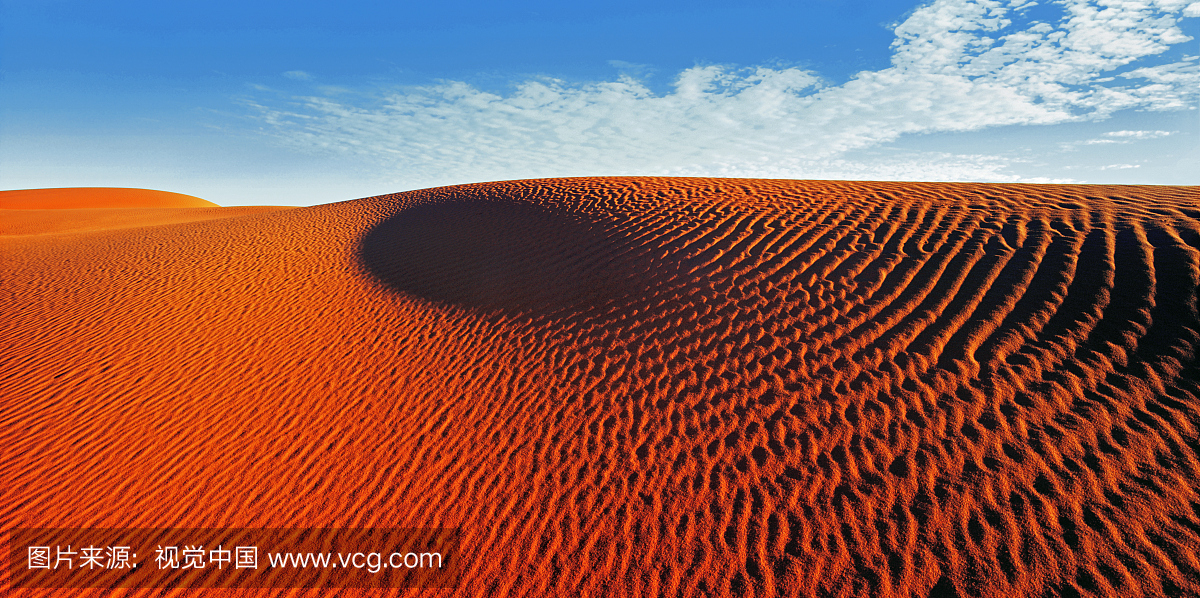 爱丽丝泉附近的沙丘位于中部澳大利亚北部地区